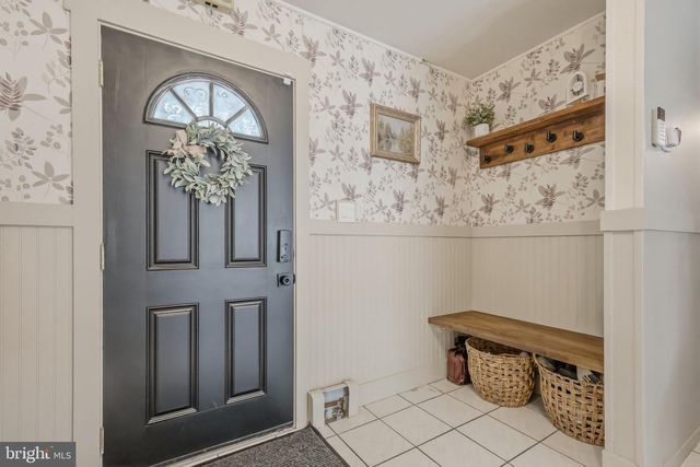 201 SNOWBALL DR, Levittown, PA 19056