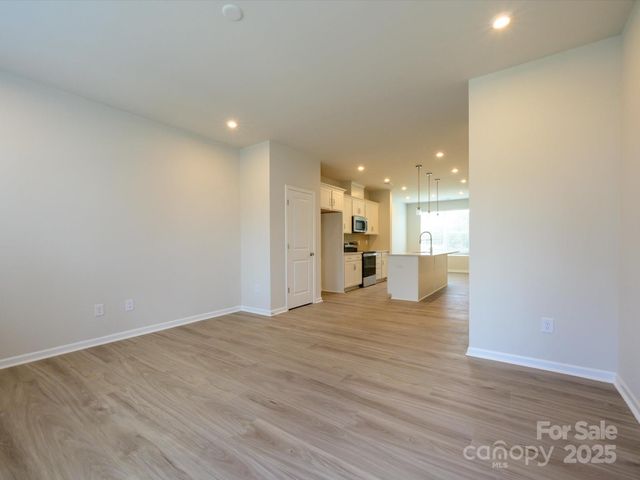 5640 Kingspan Drive, Charlotte, NC 28217