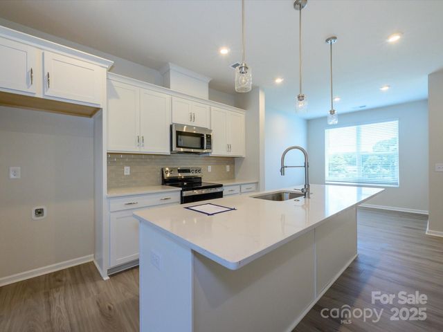 5640 Kingspan Drive, Charlotte, NC 28217