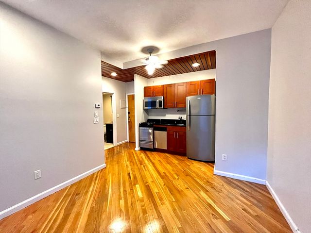 390 Riverway 18, Boston, MA 02215