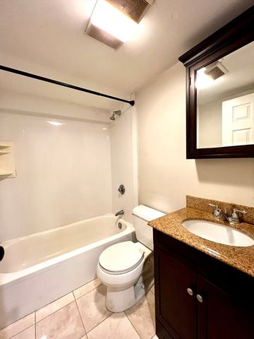 390 Riverway 18, Boston, MA 02215