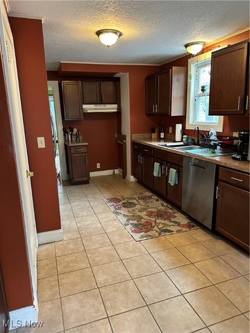 1001 Englewood Road, Cleveland Heights, OH 44121