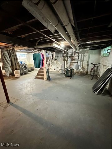 1001 Englewood Road, Cleveland Heights, OH 44121