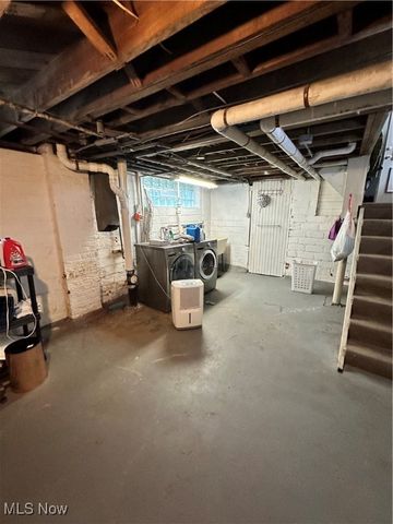 1001 Englewood Road, Cleveland Heights, OH 44121