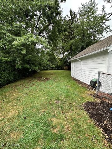 1001 Englewood Road, Cleveland Heights, OH 44121