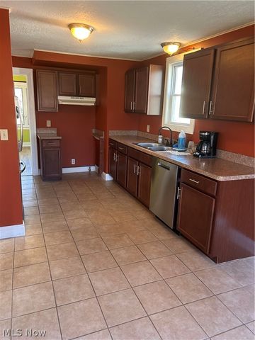 1001 Englewood Road, Cleveland Heights, OH 44121