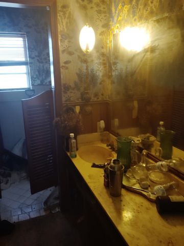 2301 Turner Way, Arlington, TX 76001