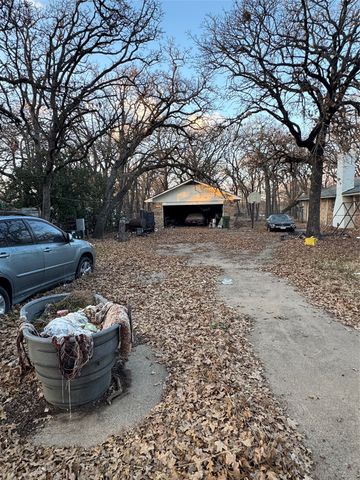 2301 Turner Way, Arlington, TX 76001