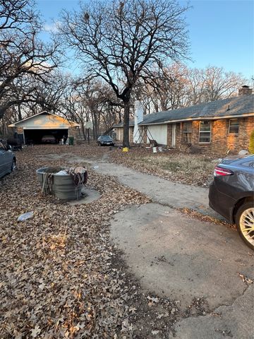 2301 Turner Way, Arlington, TX 76001