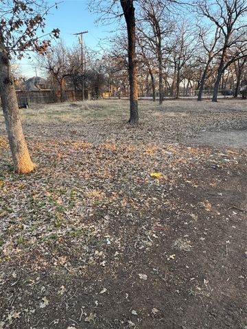 2301 Turner Way, Arlington, TX 76001