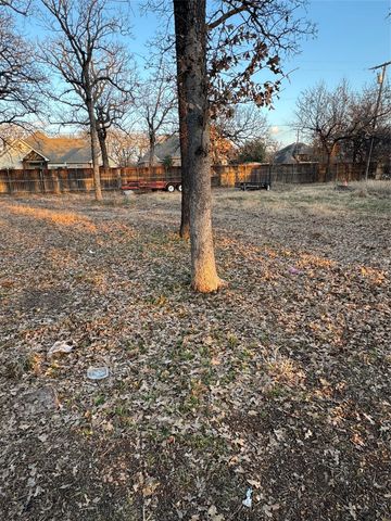 2301 Turner Way, Arlington, TX 76001