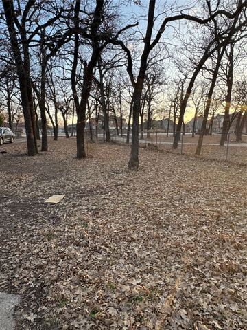 2301 Turner Way, Arlington, TX 76001