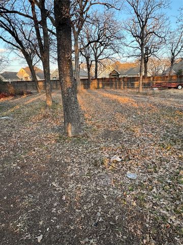 2301 Turner Way, Arlington, TX 76001