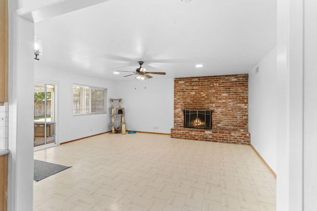 3517 Ronk Way, Sacramento, CA 95821