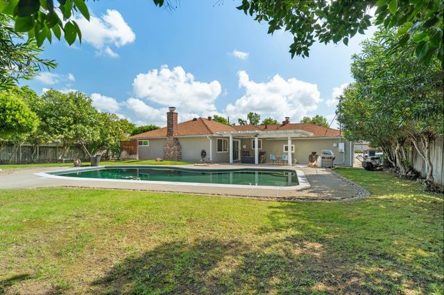 3517 Ronk Way, Sacramento, CA 95821