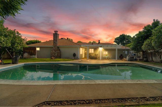 3517 Ronk Way, Sacramento, CA 95821