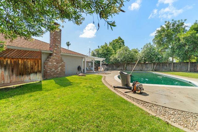 3517 Ronk Way, Sacramento, CA 95821