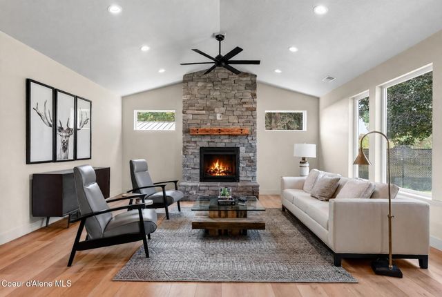 343 E Dakota AVE, Hayden, ID 83835