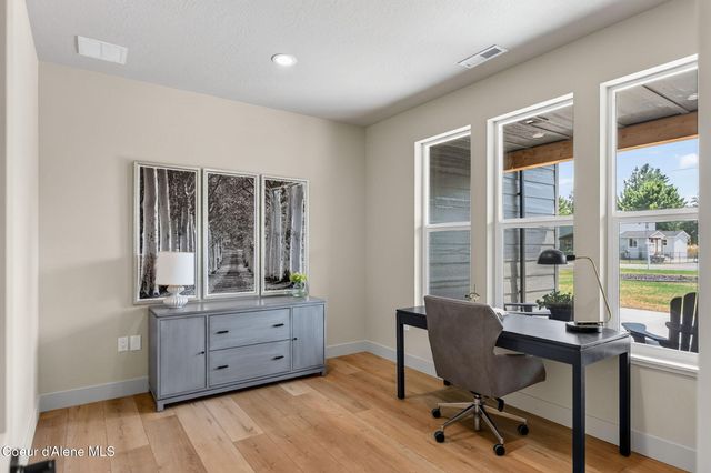343 E Dakota AVE, Hayden, ID 83835