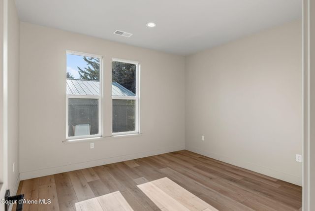 343 E Dakota AVE, Hayden, ID 83835