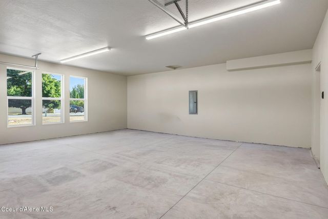 343 E Dakota AVE, Hayden, ID 83835