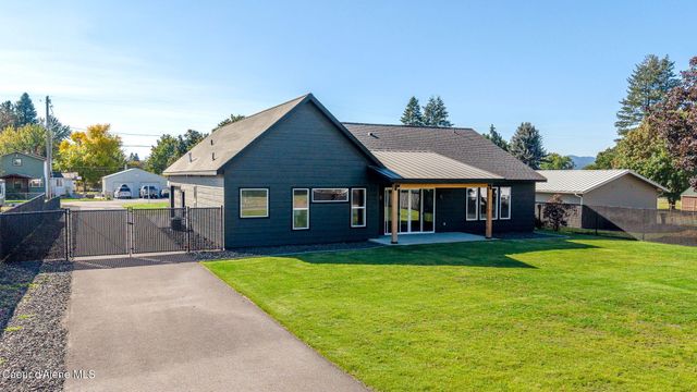 343 E Dakota AVE, Hayden, ID 83835