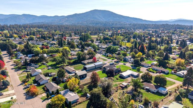 343 E Dakota AVE, Hayden, ID 83835