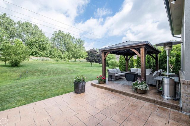 57667 Yorkshire Court, Washington Twp, MI 48094
