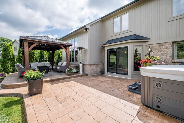 57667 Yorkshire Court, Washington Twp, MI 48094