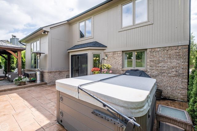 57667 Yorkshire Court, Washington Twp, MI 48094