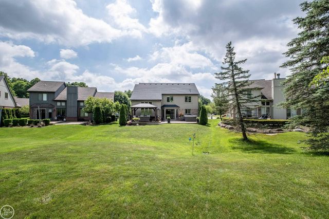 57667 Yorkshire Court, Washington Twp, MI 48094