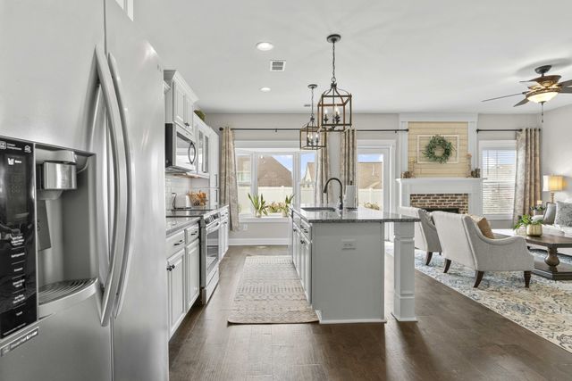 5543 Stonefield Dr, Smyrna, TN 37167