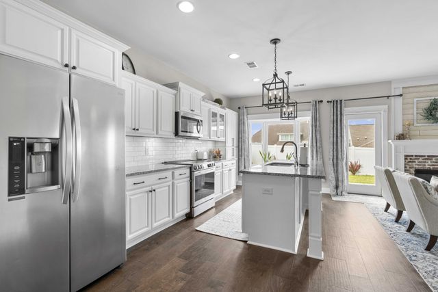 5543 Stonefield Dr, Smyrna, TN 37167