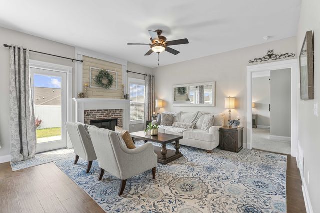 5543 Stonefield Dr, Smyrna, TN 37167