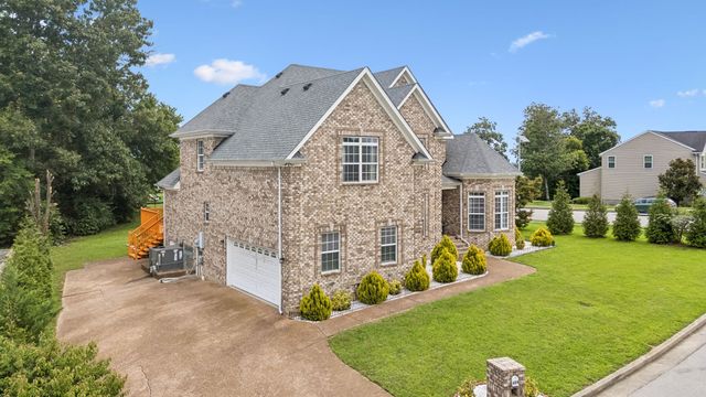 604 Summerbreeze Ln, Antioch, TN 37013
