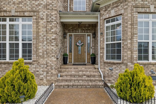 604 Summerbreeze Ln, Antioch, TN 37013