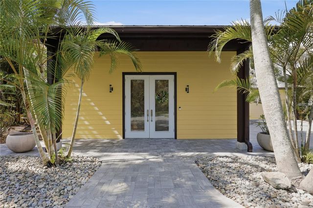 3348 ALAMO LANE, Sarasota, FL 34235