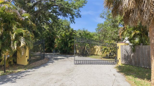 3348 ALAMO LANE, Sarasota, FL 34235