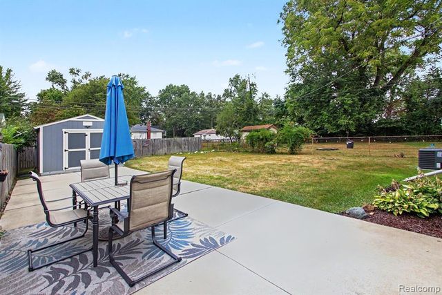 25356 Ivanhoe, Redford, MI 48239