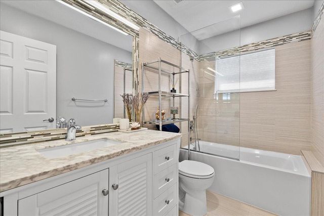 15151 Banbury Way, Wellington, FL 33414
