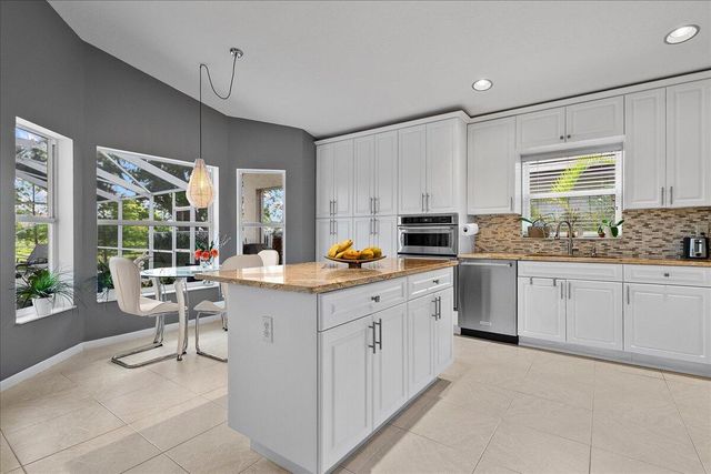15151 Banbury Way, Wellington, FL 33414
