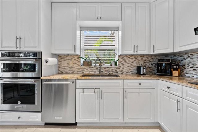 15151 Banbury Way, Wellington, FL 33414