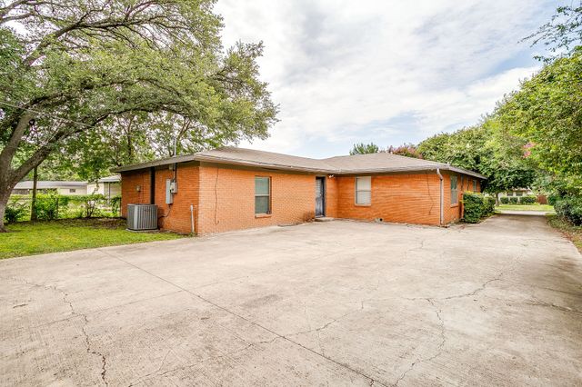 3704 Jeanette Drive, Fort Worth, TX 76109