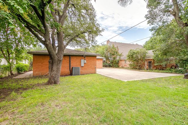 3704 Jeanette Drive, Fort Worth, TX 76109