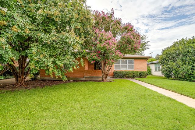 3704 Jeanette Drive, Fort Worth, TX 76109