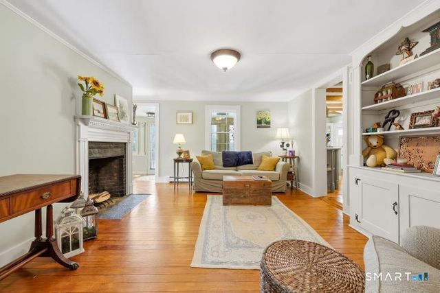 402 Boston Street, Guilford, CT 06437