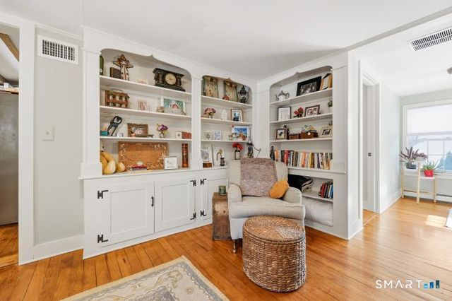 402 Boston Street, Guilford, CT 06437