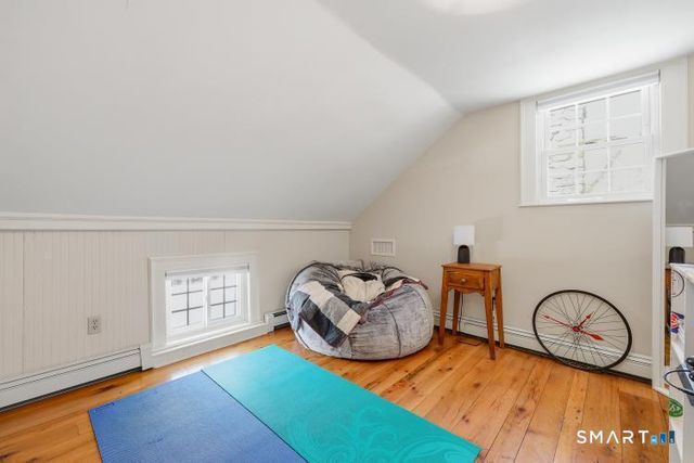 402 Boston Street, Guilford, CT 06437