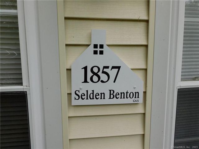 402 Boston Street, Guilford, CT 06437