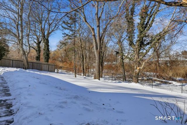 402 Boston Street, Guilford, CT 06437